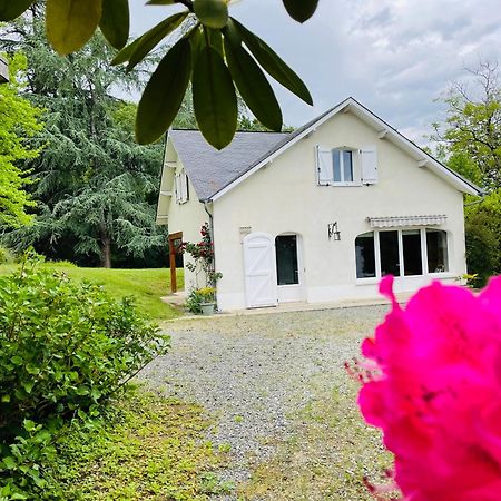 L'Oree Des Roses, Hebergement De Vacances Avec Jardin Et Piscine Gan Eksteriør bilde