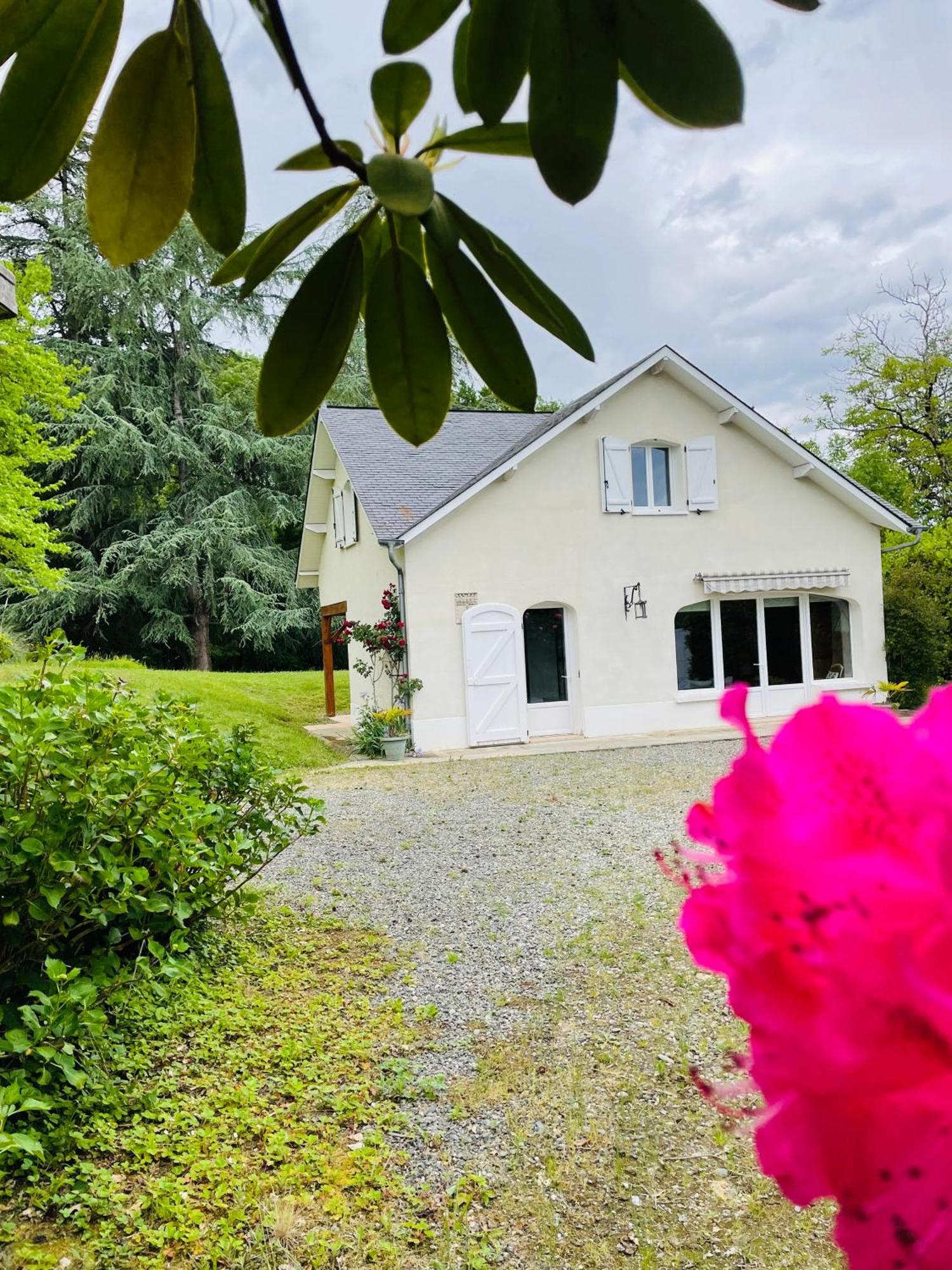 L'Oree Des Roses, Hebergement De Vacances Avec Jardin Et Piscine Gan Eksteriør bilde